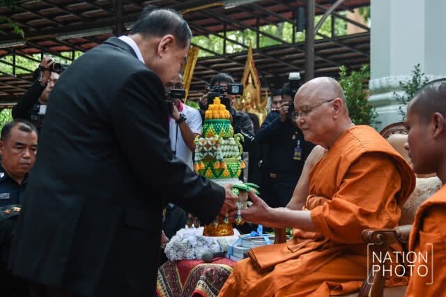 คุมเข้ม!! อุปสมบทหมู่
