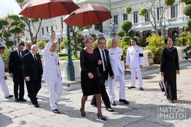 ผู้แทนพิเศษ ปธน.ชิลี วางพวงมาลา ถวายสักการะพระบรมศพฯ