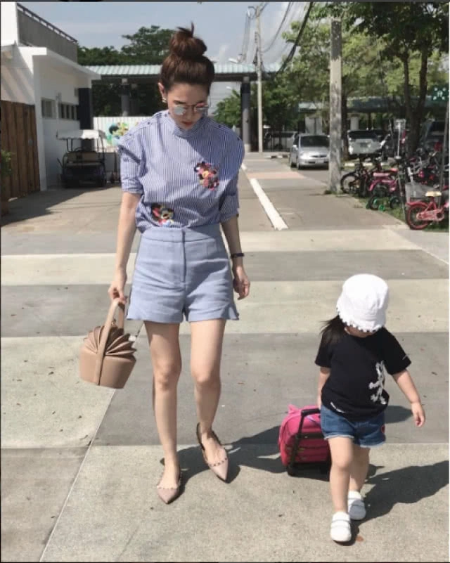 "มายู" ร้องไห้หนักมาก!!
เมย์ โพสต์คลิปถาม "ลูกใครเป็นบ้าง?"