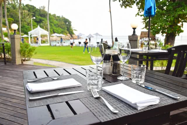 Chic-in : โรงแรม แมริออท รีสอร์ท ภูเก็ต เมอรีน บีช เสน่ห์แห่งท้องทะเลเกาะภูเก็ต