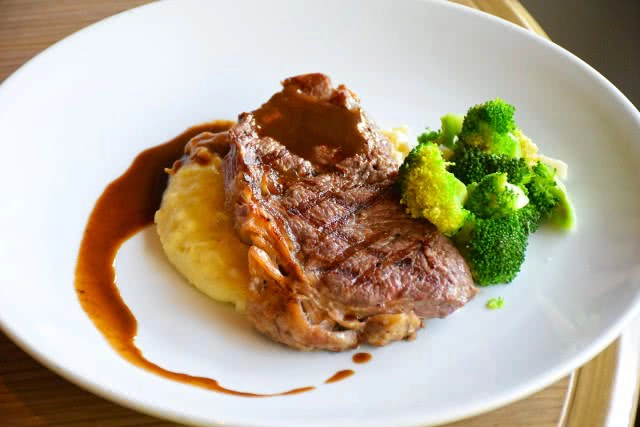 Chic-in : โรงแรม แมริออท รีสอร์ท ภูเก็ต เมอรีน บีช เสน่ห์แห่งท้องทะเลเกาะภูเก็ต