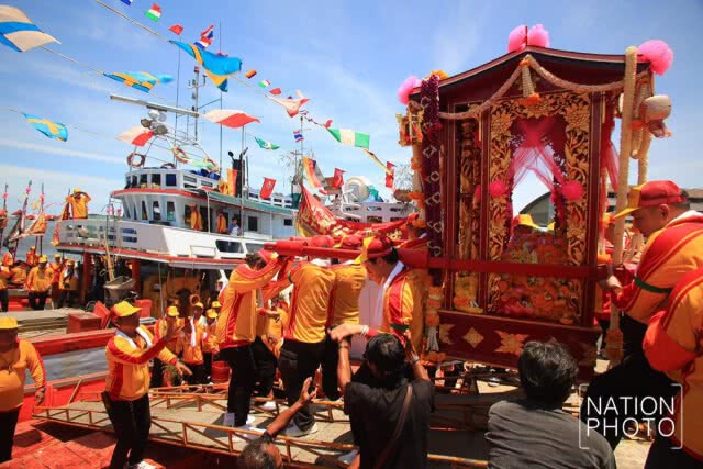 งานประเพณีแห่เจ้าพ่อหลักเมืองสมุทรสาคร