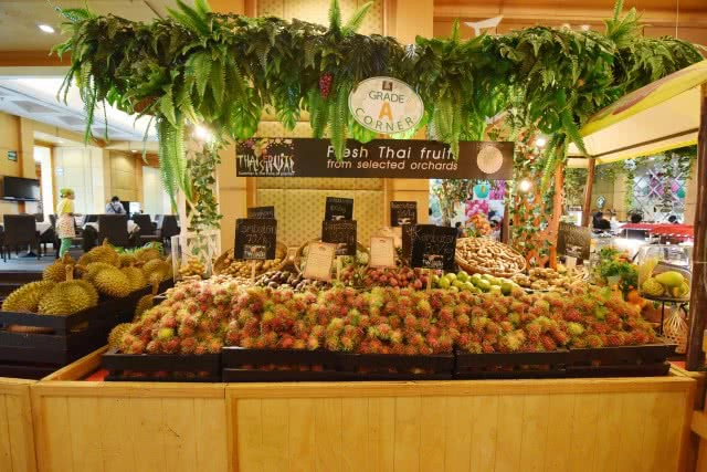 โรงแรมใบหยกสกายเอาใจคนรักทุเรียนด้วยบุฟเฟ่ต์ผลไม้ทานได้ไม่อั้น