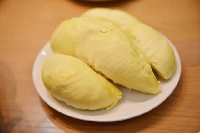 โรงแรมใบหยกสกายเอาใจคนรักทุเรียนด้วยบุฟเฟ่ต์ผลไม้ทานได้ไม่อั้น