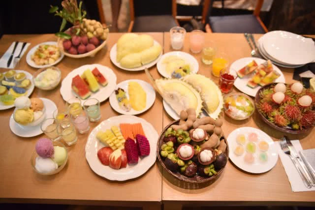 โรงแรมใบหยกสกายเอาใจคนรักทุเรียนด้วยบุฟเฟ่ต์ผลไม้ทานได้ไม่อั้น