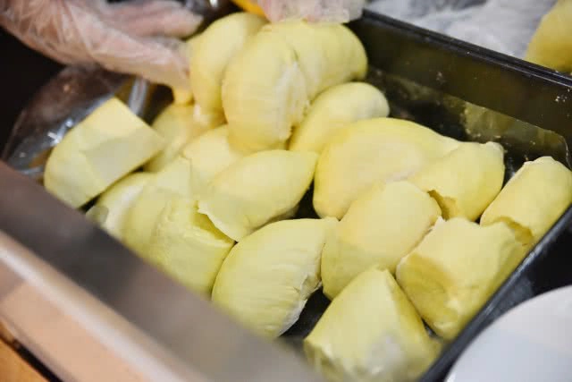 โรงแรมใบหยกสกายเอาใจคนรักทุเรียนด้วยบุฟเฟ่ต์ผลไม้ทานได้ไม่อั้น