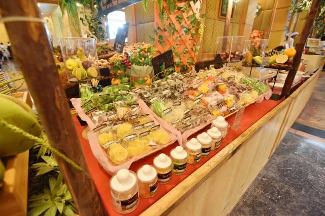 โรงแรมใบหยกสกายเอาใจคนรักทุเรียนด้วยบุฟเฟ่ต์ผลไม้ทานได้ไม่อั้น