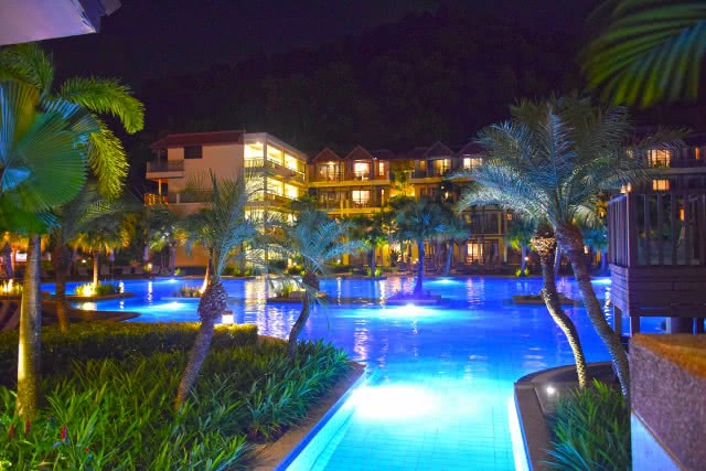 Chic-in : โรงแรม แมริออท รีสอร์ท ภูเก็ต เมอรีน บีช เสน่ห์แห่งท้องทะเลเกาะภูเก็ต