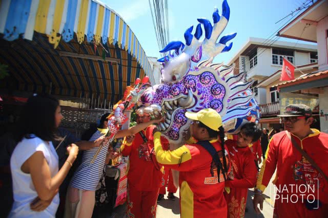 งานประเพณีแห่เจ้าพ่อหลักเมืองสมุทรสาคร