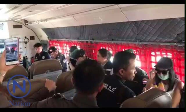 (คลิป)ตร.ส่งตัว "เปรี้ยว เอิร์น แจ้" เข้ากทม.