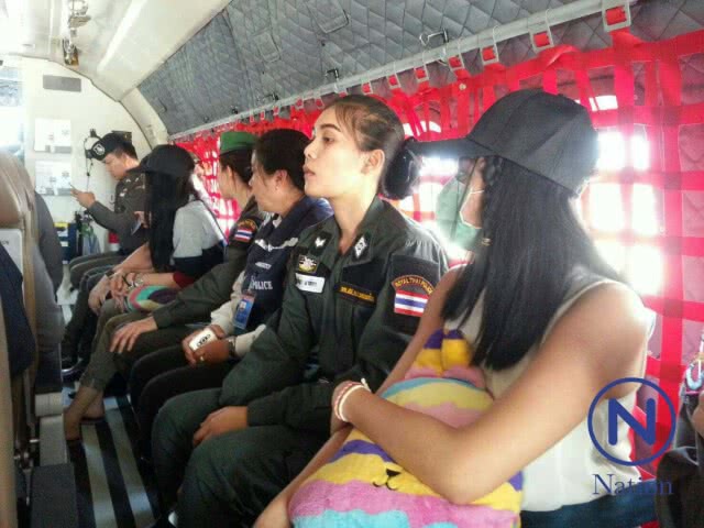 (คลิป)ตร.ส่งตัว "เปรี้ยว เอิร์น แจ้" เข้ากทม.