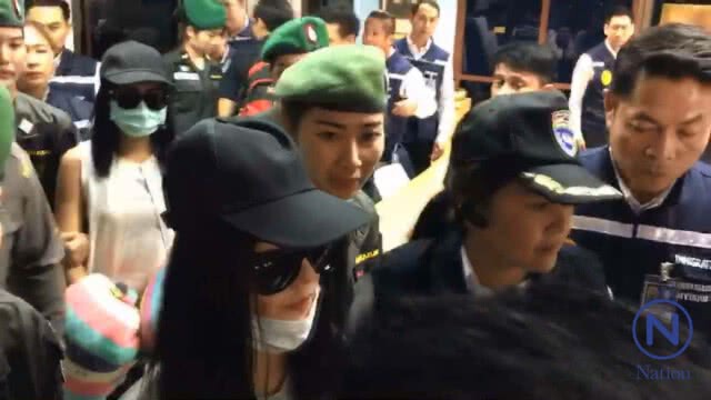 (คลิป)ตร.ส่งตัว "เปรี้ยว เอิร์น แจ้" เข้ากทม.