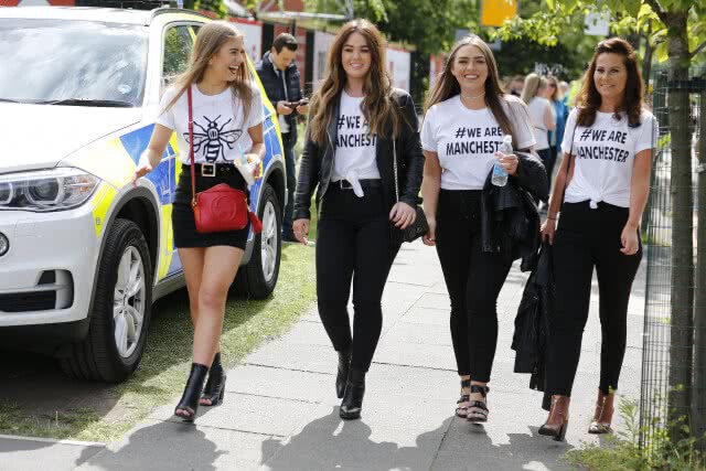 "อะรีอาน่า" เปิดคอนเสิร์ต "One Love Manchester" ระดมทุน 2.6 ล้านเหรียญ ช่วยเหยื่อระเบิด