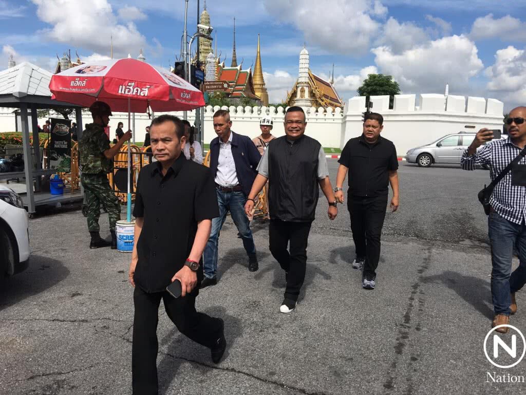 17 นปช.ขึ้นศาลทหาร สอบคำให้การ คดีฝ่าฝืนคำสั่ง คสช. กรณีเปิดศูนย์ปราบโกงประชามติ 17 นปช.ขึ้นศาลทหาร สอบคำให้การ คดีฝ่าฝืนคำสั่ง คสช. กรณีเปิดศูนย์ปราบโกงประชามติ