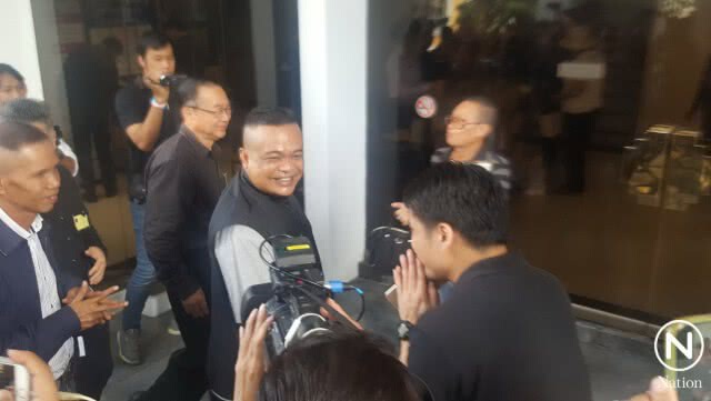 17 นปช.ขึ้นศาลทหาร สอบคำให้การ คดีฝ่าฝืนคำสั่ง คสช. กรณีเปิดศูนย์ปราบโกงประชามติ