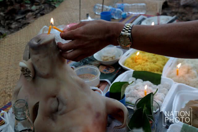 หมอไหว้เจ้าที่... ผู้เชื่อมต่อโลกลี้ลับ นับวันจะขาดแคลน