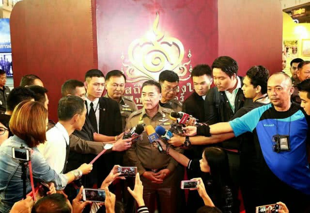 ผบ.ตร. เปิดงาน  "ธ สถิตในดวงใจไทยนิรันดร์ "