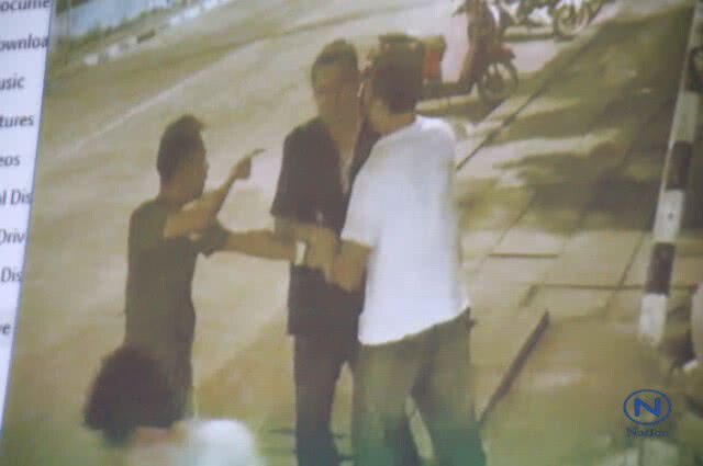 หนุ่มไล่ยิง
"เหลือเฟือ มกจ๊ก"มอบตัวแล้ว
รับฟิวส์ขาดถูกด่าบุพการี
ขอโทษนามสกุล"ปาทาน"ทำให้เสียชื่อ