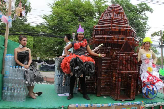 ทอดผ้าป่าประกวดรถบุปผาชาติจากขยะรีไซเคิล