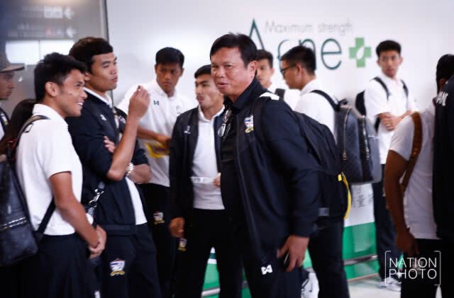 ทีมช้างศึกกลับถึงไทยแล้ว เก็บตัวต่อทันที