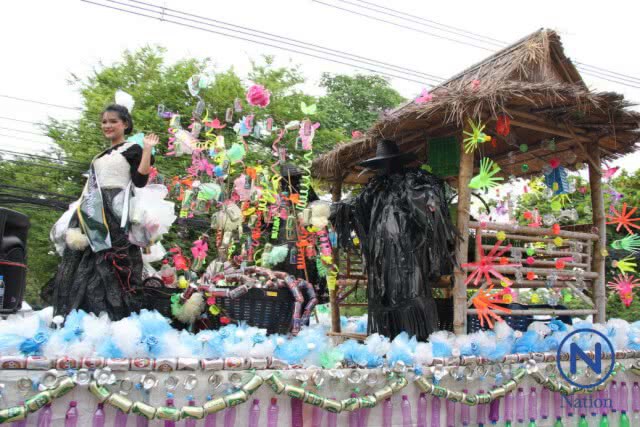 ทอดผ้าป่าประกวดรถบุปผาชาติจากขยะรีไซเคิล