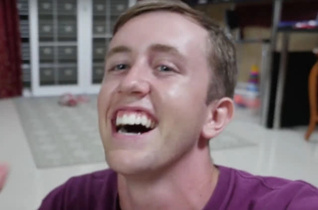 โซเชียลวิจารณ์! 
ฝรั่งขี้แกล้ง อัดคลิป แมวvsแมงป่อง