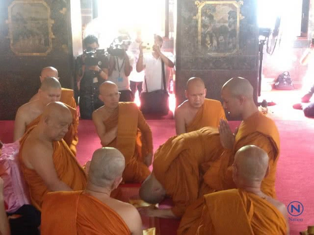 "เกรท-วรินทร" บวชทดแทนคุณพ่อแม่
ได้ฉายาทางธรรม "ชวินโท"