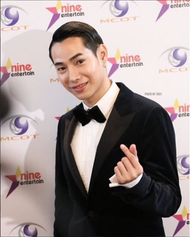 คุณหลวงผลิต สุดปลื้ม! คว้ารางวัลขวัญใจมหาชน