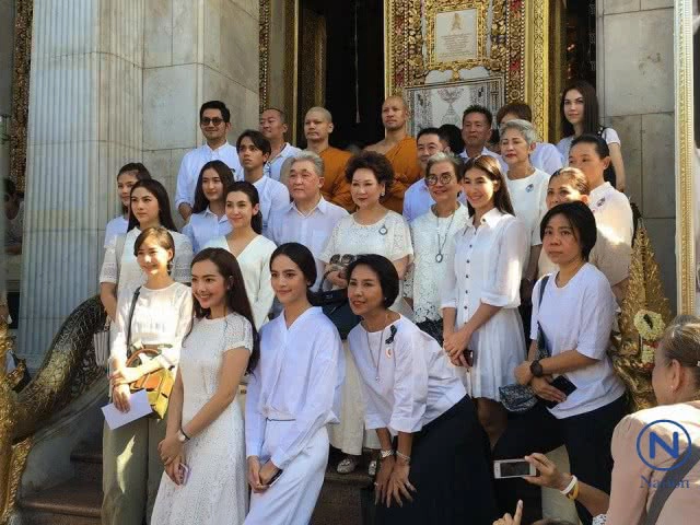 "เกรท-วรินทร" บวชทดแทนคุณพ่อแม่
ได้ฉายาทางธรรม "ชวินโท"