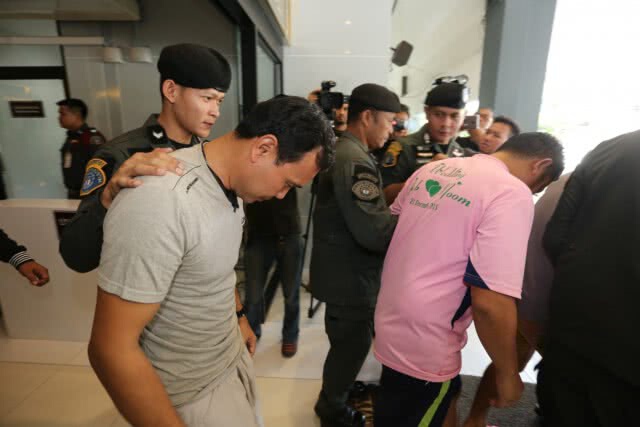 กองปราบคุมตัว13ผู้ต้องหาแก๊งลักระเบิดกองทัพ ส่งผ่านไปรษณีย์