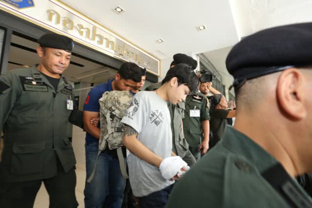 กองปราบคุมตัว13ผู้ต้องหาแก๊งลักระเบิดกองทัพ ส่งผ่านไปรษณีย์