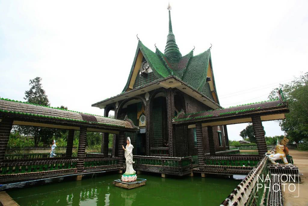 วัดป่ามหาเจดีย์แก้ว หรือที่ชาวบ้านเรียก "วัดล้านขวด" วัดป่ามหาเจดีย์แก้ว หรือที่ชาวบ้านเรียก "วัดล้านขวด"
