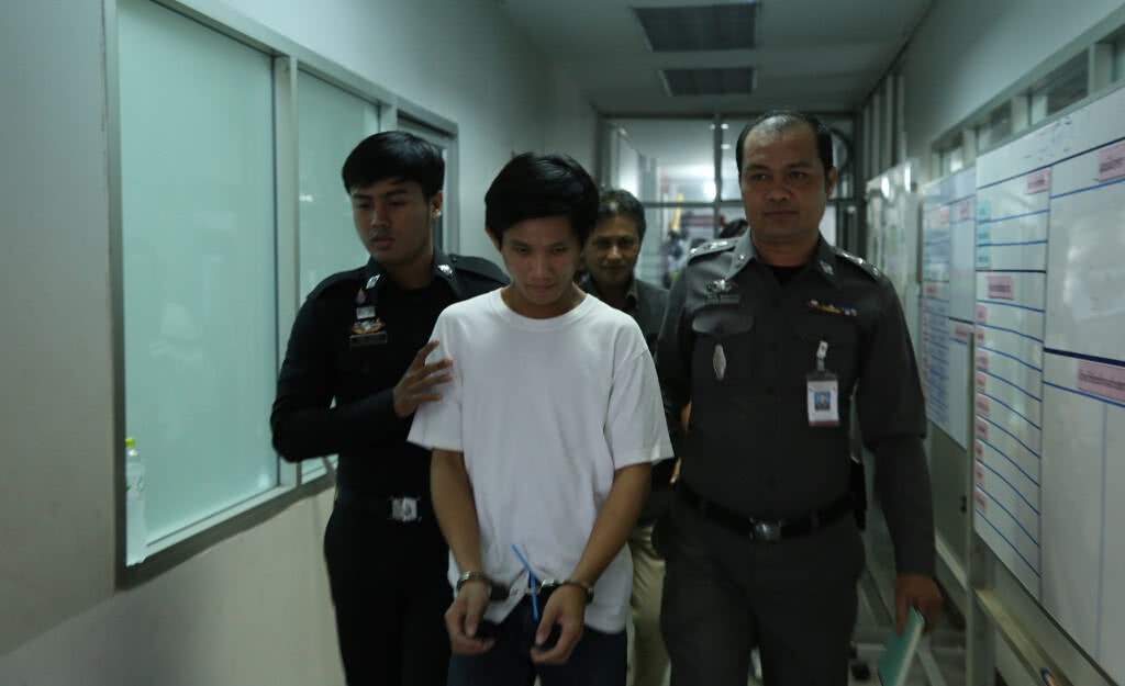 เก็บตกเที่ยง : จับกุมมือปาดคอ รปภ.ราชวิถี | 13-06-60 เก็บตกเที่ยง : จับกุมมือปาดคอ รปภ.ราชวิถี | 13-06-60