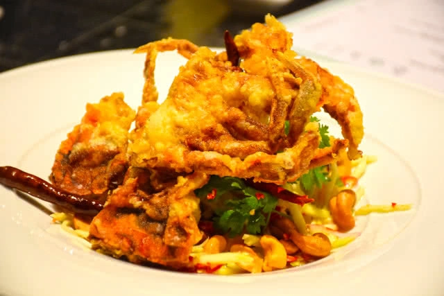 อร่อยปักหมุด : อิ่มอร่อยกับมื้อพิเศษ ณ ห้องอาหารไทย เบซิล โรงแรม Sheraton Grande Sukhumvit กรุงเทพฯ