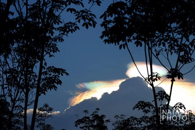 เมฆสีรุ้ง...เหนือท้องฟ้าปักษ์ใต้