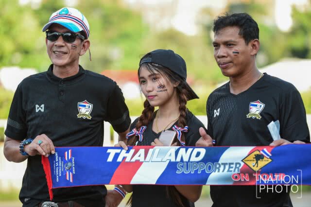 ภาพชุด แฟนบอลช้างศึกไทย ก่อนเริ่มเกมการแข่งขันฟุตบอลโลกรอบคัดเลือก โซนเอเชีย