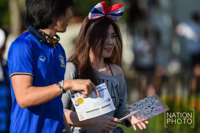ภาพชุด แฟนบอลช้างศึกไทย ก่อนเริ่มเกมการแข่งขันฟุตบอลโลกรอบคัดเลือก โซนเอเชีย