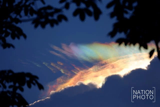 เมฆสีรุ้ง...เหนือท้องฟ้าปักษ์ใต้