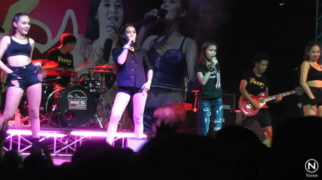 "ลำไย ไหทองคำ" โชว์คอนเสิร์ตที่สุราษฎร์ฯ "แต่งรัดกุม"
