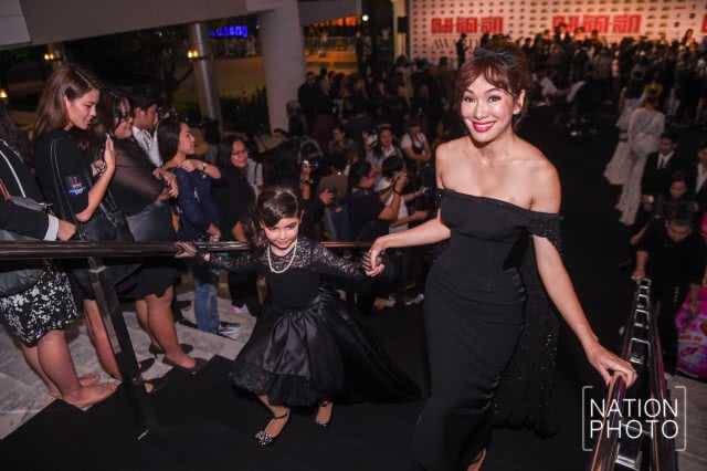 ภาพชุด ดารา-นักแสดง ในงาน คมชัดลึกอวอร์ดครั้งที่14