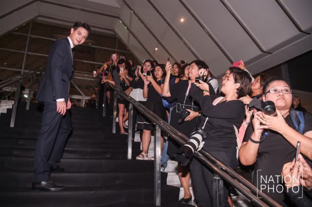 ภาพชุด ดารา-นักแสดง ในงาน คมชัดลึกอวอร์ดครั้งที่14