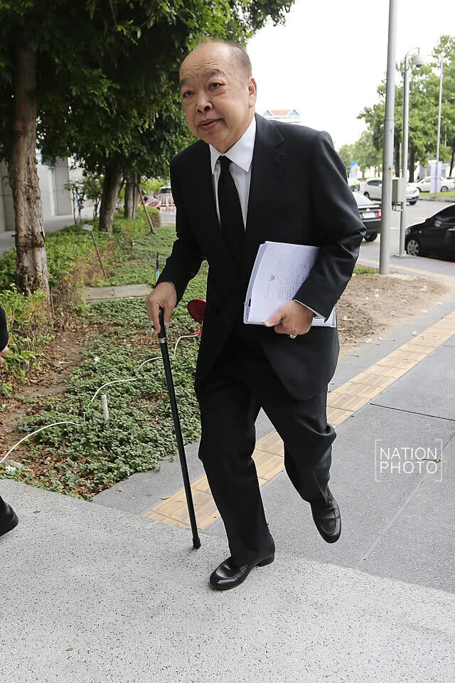 "ปึ้ง สุรพงษ์" อดีตรมว.บัวแก้ว ได้ประกัน 3 ล้าน คดีพาสปอร์ตทักษิณ