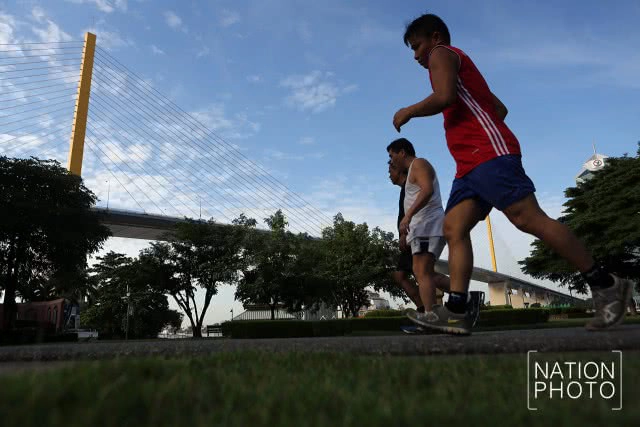 ชาวชุมชนคัดค้านการทางพิเศษฯ
จะยึดสวนสาธารณะพระราม 3