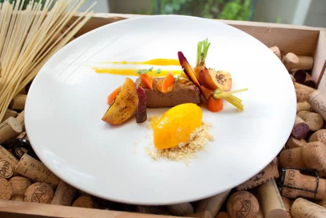 เชฟเกตาโน่ภูมิใจต้อนรับทุกท่านสู่ "แกรนด์ ทัว ออฟ ทัสกานี่ ไวน์ดินเนอร์" ณ ห้องอาหารรอสซินีส์