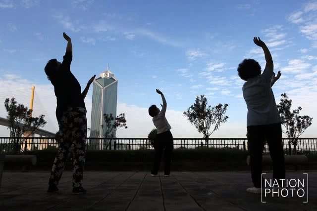 ชาวชุมชนคัดค้านการทางพิเศษฯ
จะยึดสวนสาธารณะพระราม 3