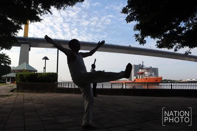 ชาวชุมชนคัดค้านการทางพิเศษฯ
จะยึดสวนสาธารณะพระราม 3