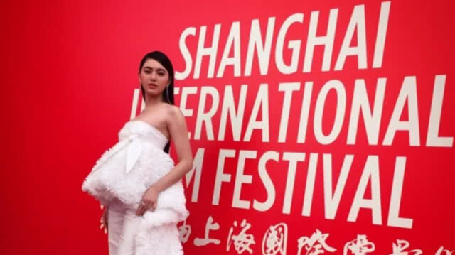 ปังมาก!! "ใหม่ ดาวิกา" เจิดจรัสกลางพรมแดง shanghai film festival