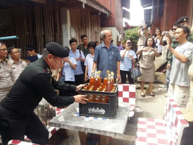 บุกค้น 3 จุดผลิตน้ำผึ้งปลอม