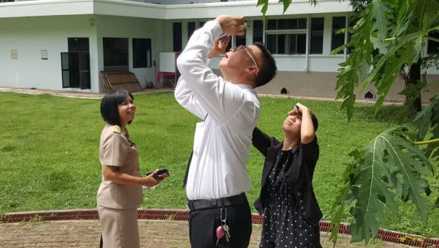 ข้าราชการแตกตื่นพระอาทิตย์ทรงกลด แห่ถ่ายภาพขึ้นโซเชียล..!!