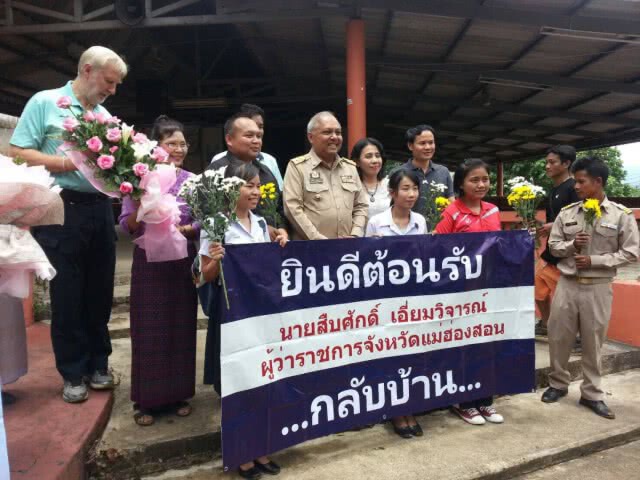 ผวจ.แม่ฮ่องสอน ลุยลงพื้นที่สานงานต่อหลังมีคำสั่งพ้นผิดกรณีค้ามนุษย์